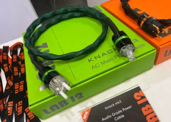 LAB12 fait évoluer son câble secteur Knack avec le Mk3