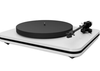 LUPHONIC ajoute une nouvelle platine à sa collection : elle prend la référence R2
