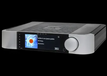 MOON inaugure la série Compass avec le lecteur réseau / amplificateur 371